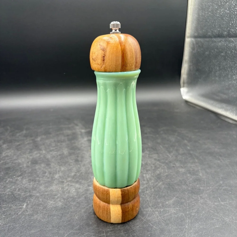 Vtg Jadeite Glass and Wood Pepper Mill Grinder Ribbed Green Farmhouse 8.5